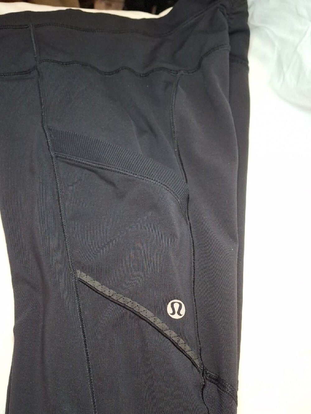 Lululemon "Nothing to Hide" Ruched Crop Legging - Picture 7 of 9